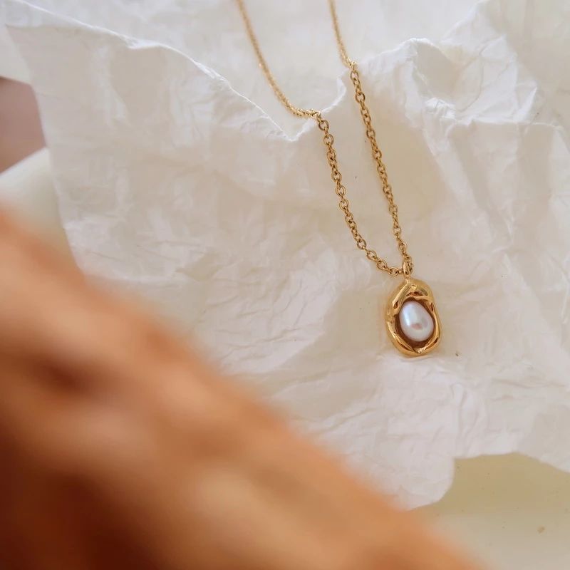 Aurora Pearl Necklace