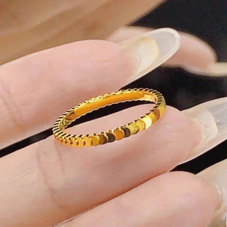 Minimal Fish Scale Ring - 18k Gold Plated