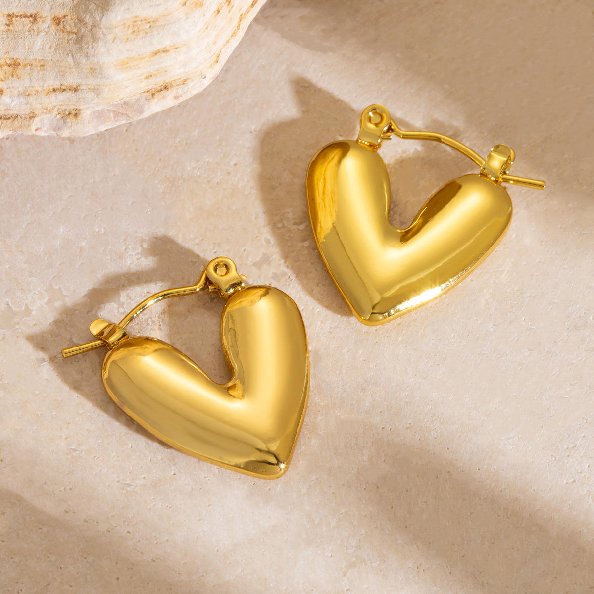 Smooth Heart Hoop Earrings - 18k Gold Plated