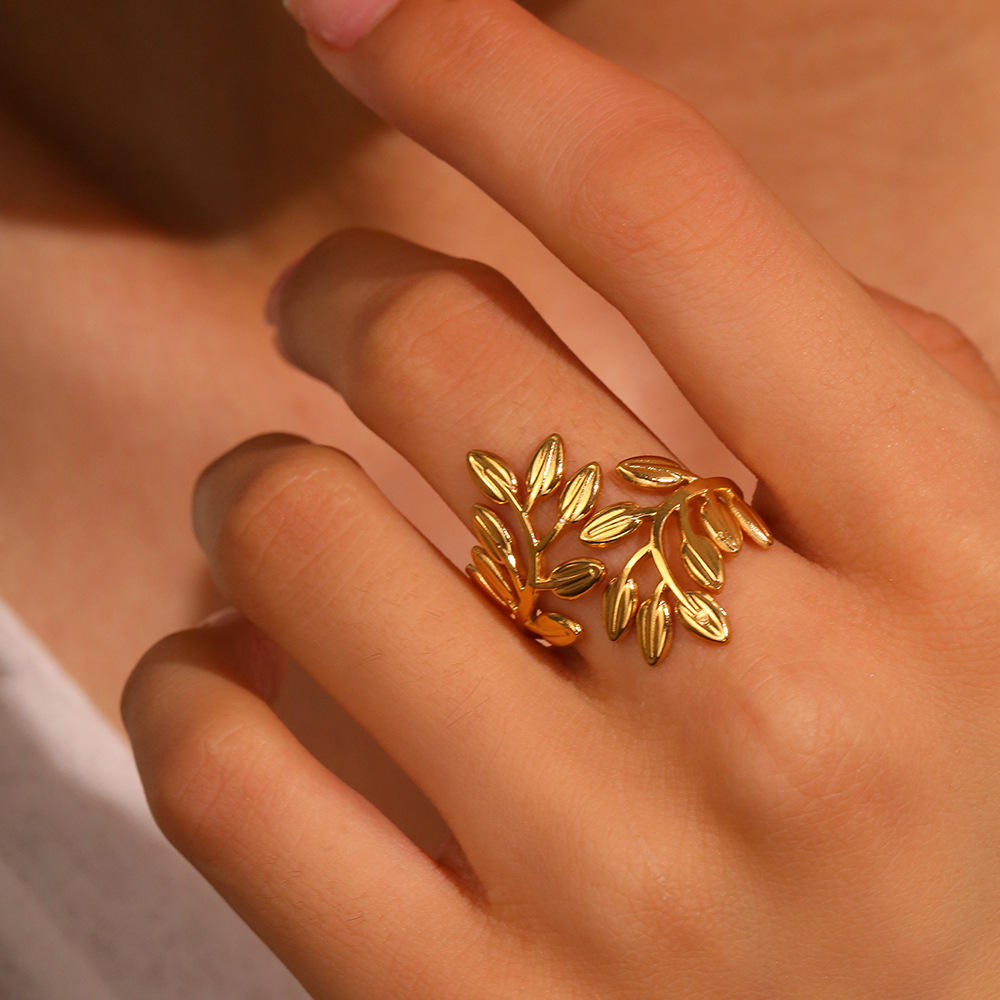 Laurel Leaf Adjustable Ring – 18K Gold Plated