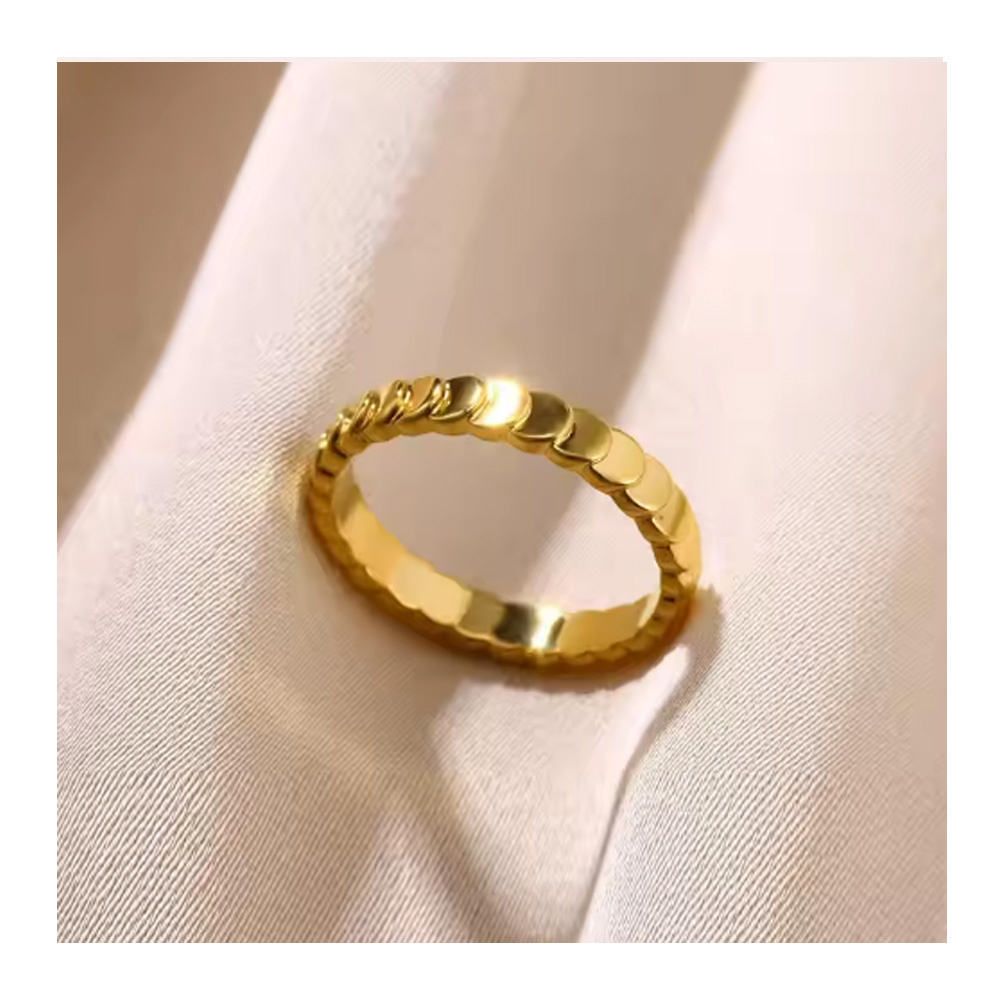 Minimal Fish Scale Ring - 18k Gold Plated