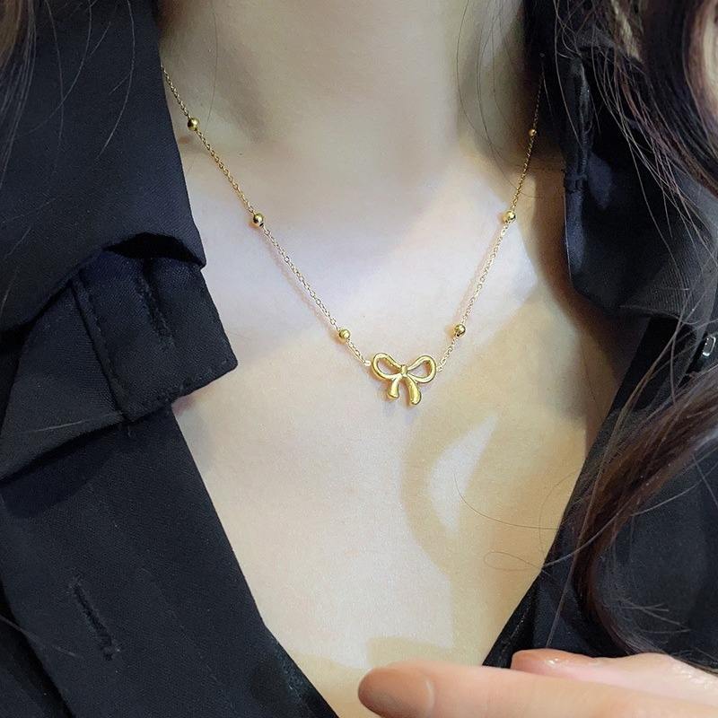 Minimal Bow Pendant Necklace