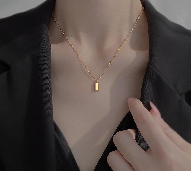 Minimal Bar Pendant Necklace