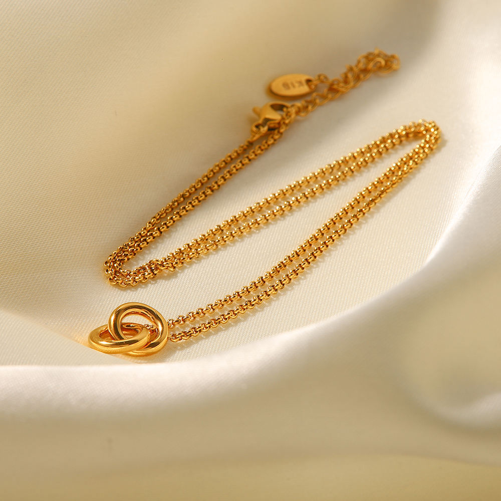 Interlocking Rings Pendant Necklace