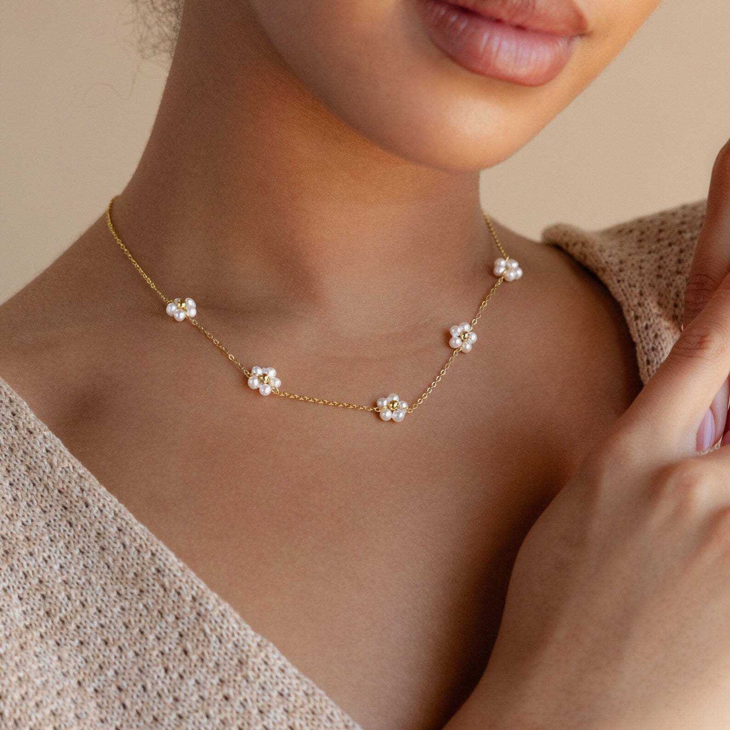 Pearl Flower Choker Necklace