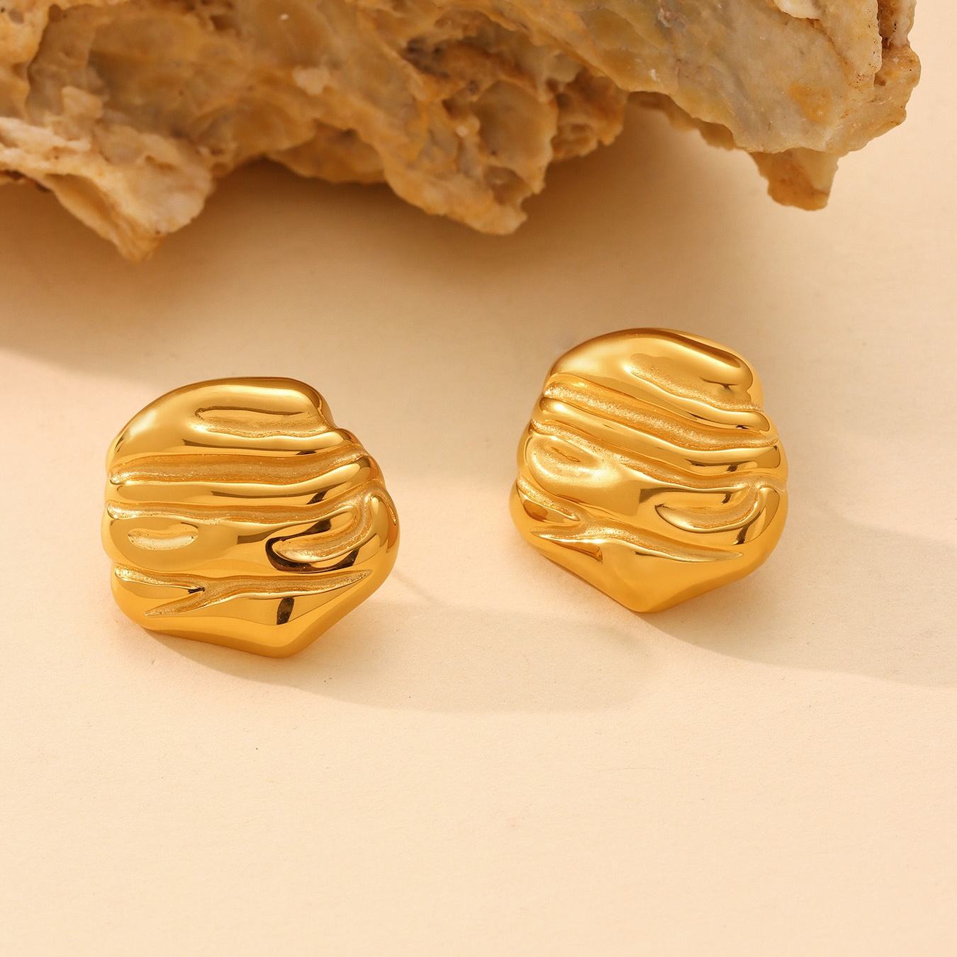 Geometric Hammered Stud Earring - 18K Gold Plated