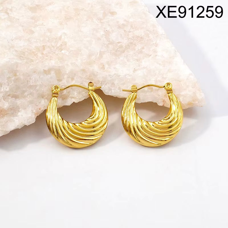 U Hoop Earrings - 18k gold Plated