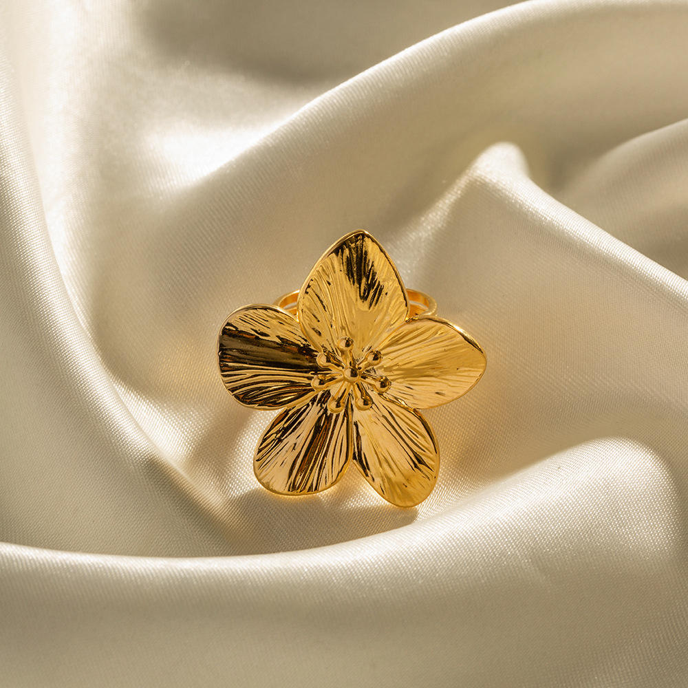 Blossom Textured Ring - 18K Gold Plated