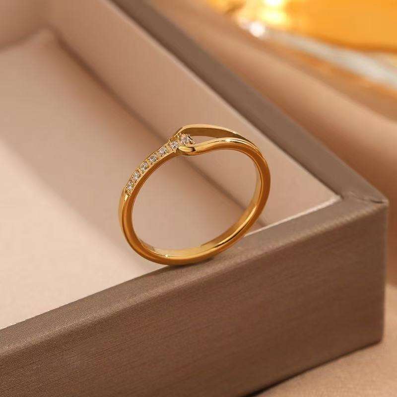 Minimal Zirconiat Ring - 18K Gold Plated