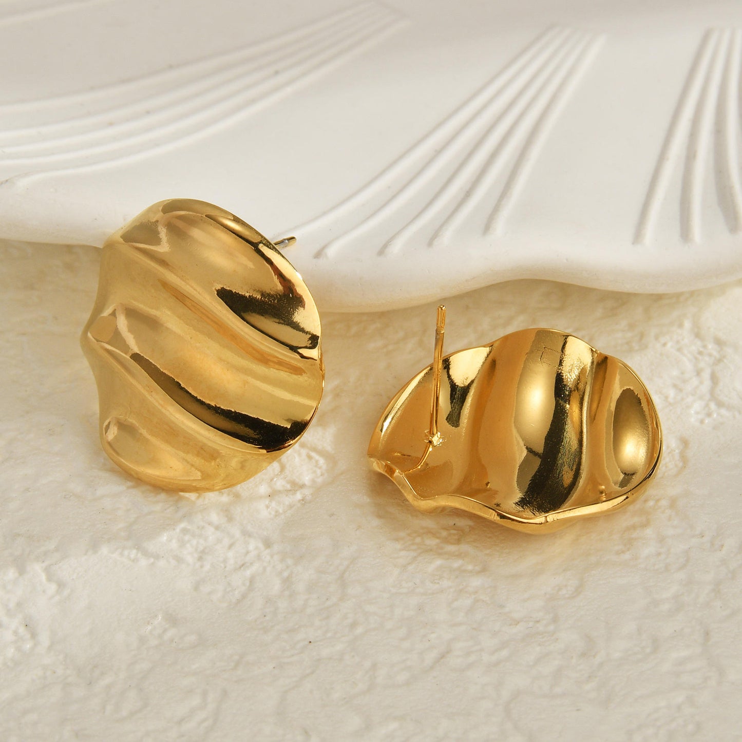 Wavy Dome Stud Earrings