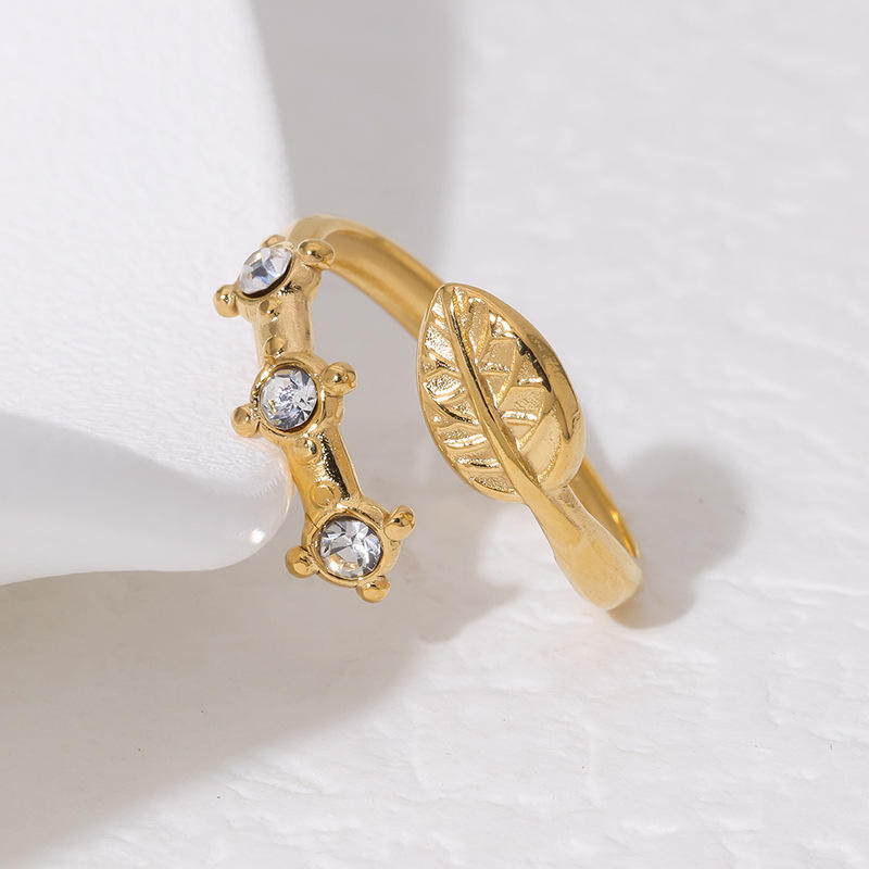 Leaf Motif Crystal Ring – 18K Gold Plated