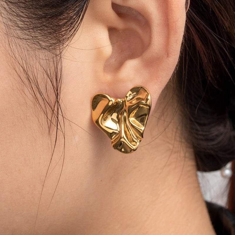 Heart Stud Earring - 18K Gold Plated