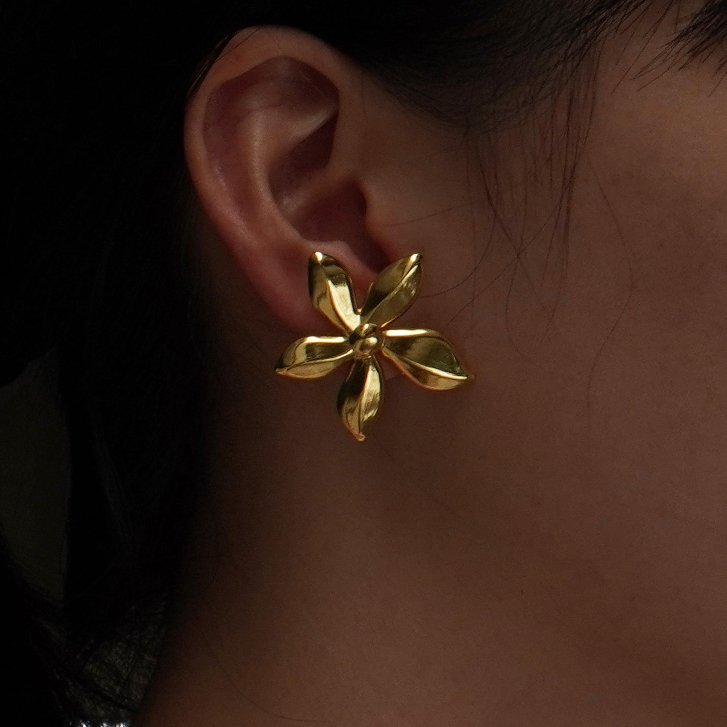 Chunky Flower Stud Earrings - 18k gold Plated
