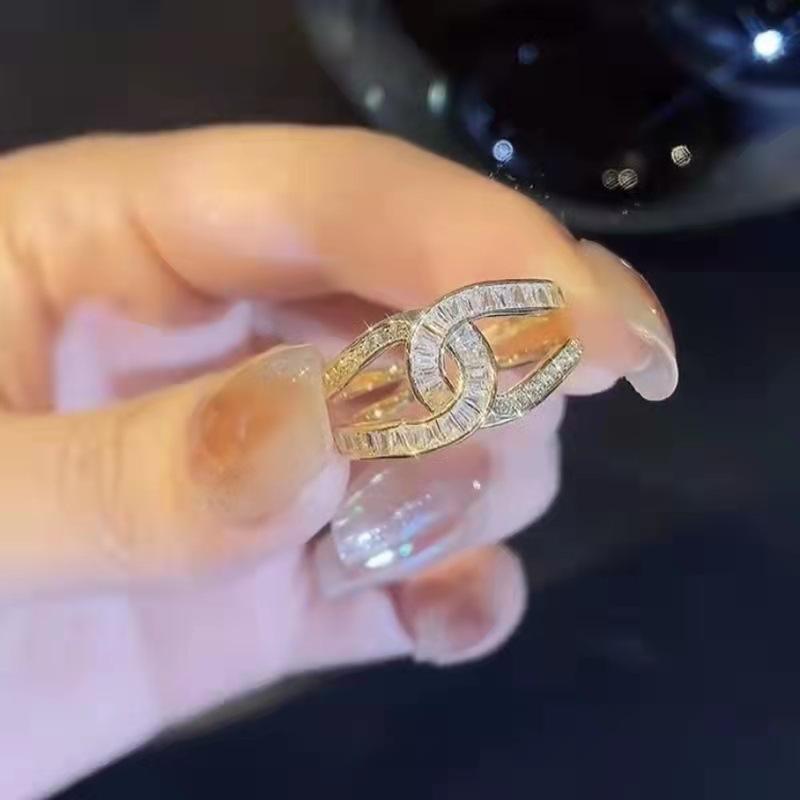 Interlock Spark Ring