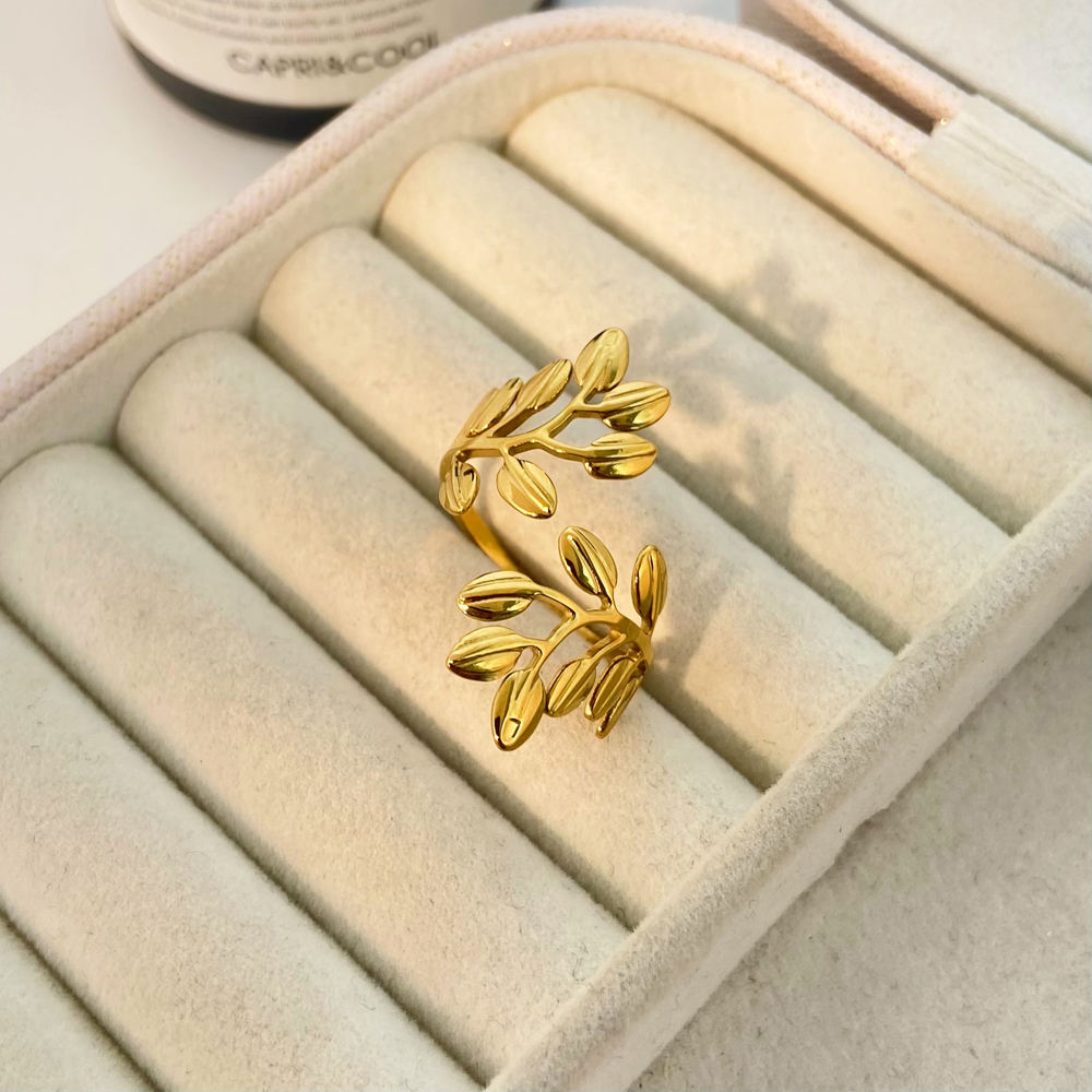 Laurel Leaf Adjustable Ring – 18K Gold Plated