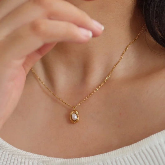 Aurora Pearl Necklace