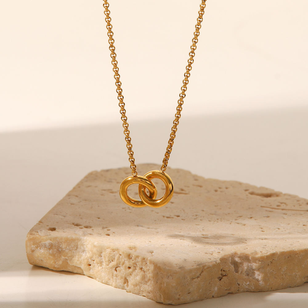 Interlocking Rings Pendant Necklace