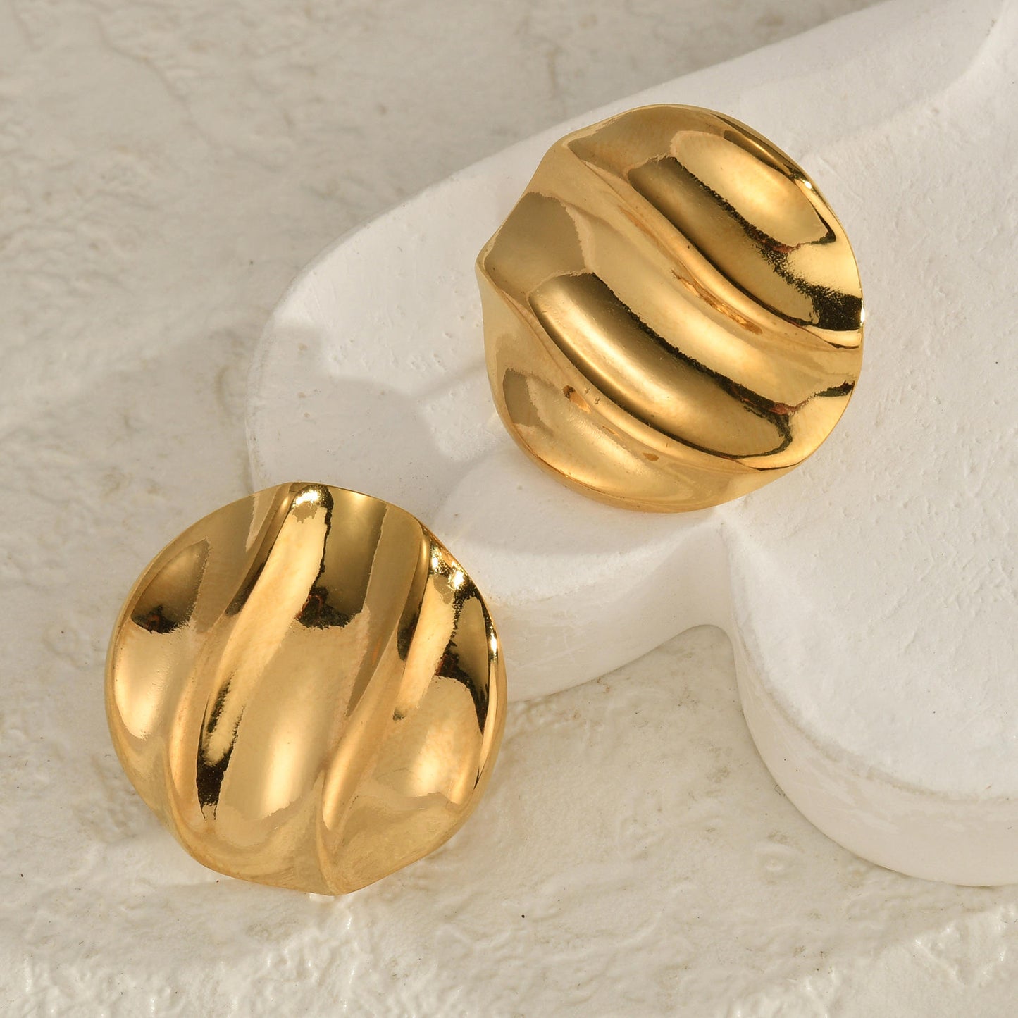 Wavy Dome Stud Earrings