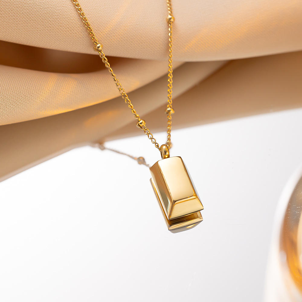 Minimal Bar Pendant Necklace