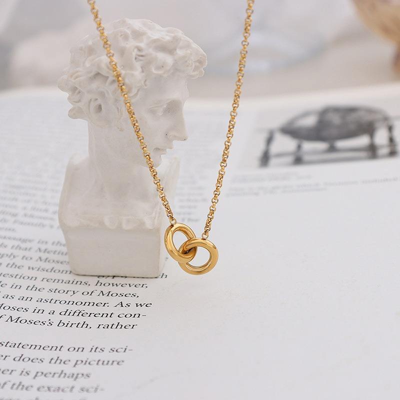 Interlocking Rings Pendant Necklace
