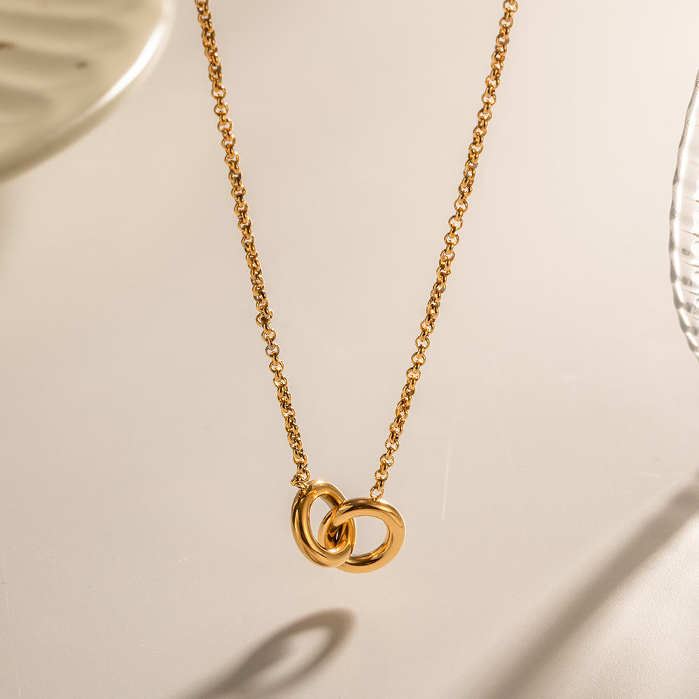 Interlocking Rings Pendant Necklace