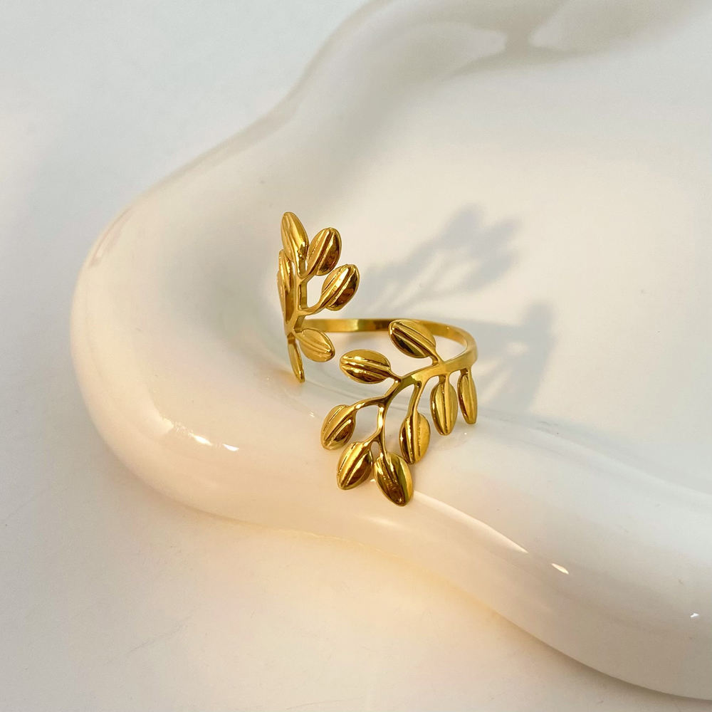 Laurel Leaf Adjustable Ring – 18K Gold Plated