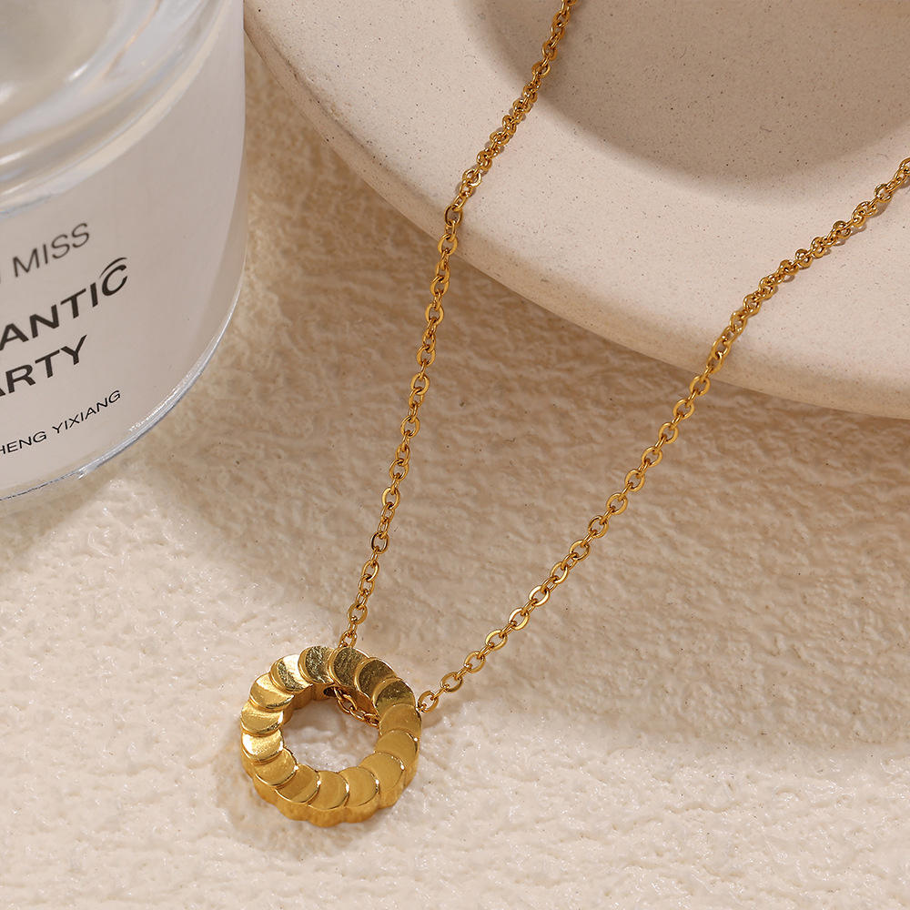 Round Circle Pendant Necklace