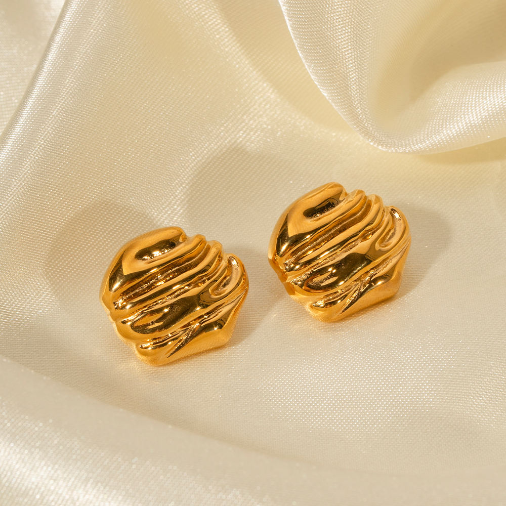 Geometric Hammered Stud Earring - 18K Gold Plated