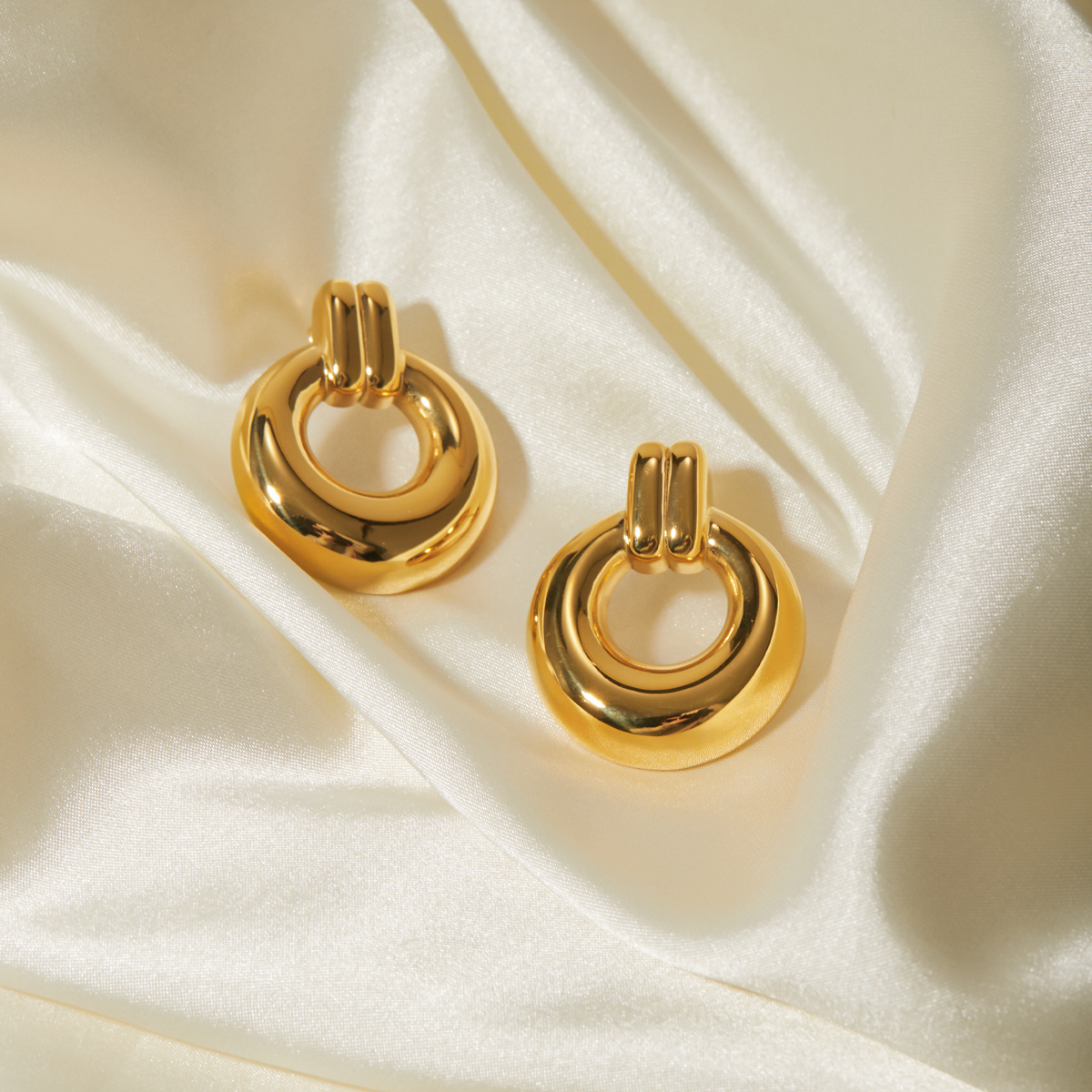 Circle Line Hoop Earring - 18K Gold Plated