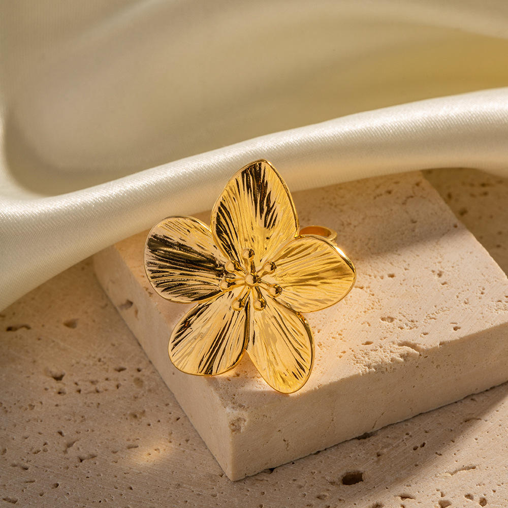 Blossom Textured Ring - 18K Gold Plated