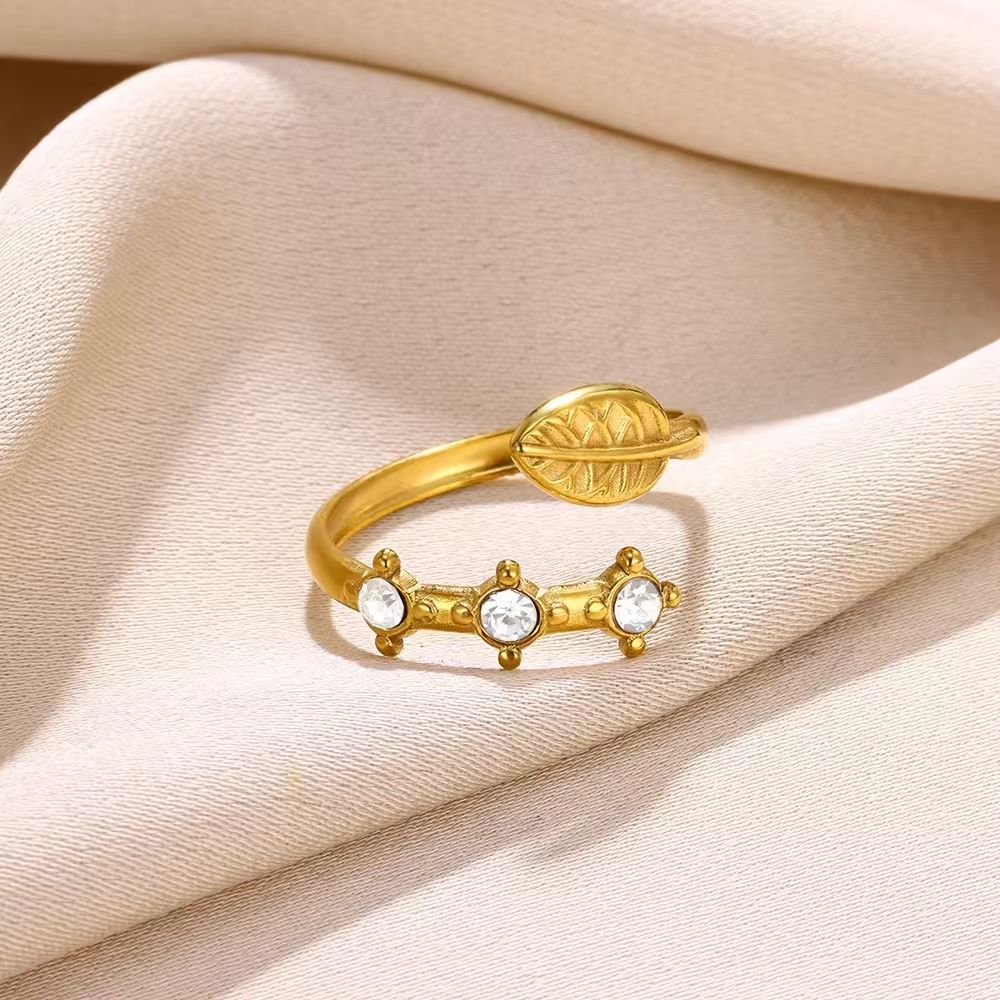 Leaf Motif Crystal Ring – 18K Gold Plated