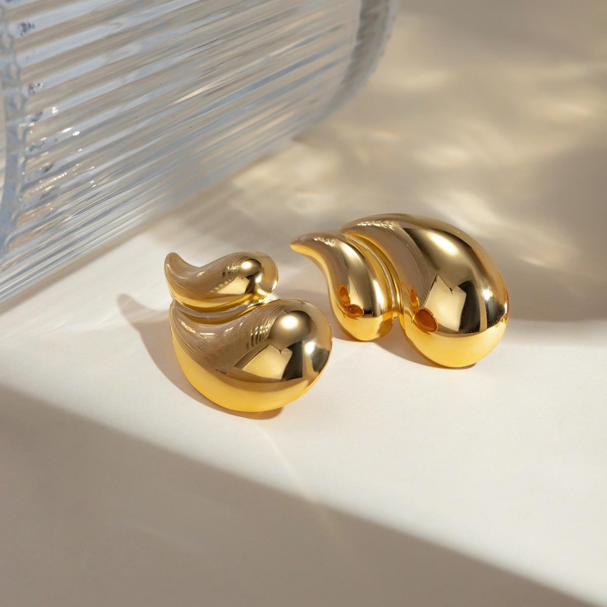 Water Droplets Stud Earrings - 18k Gold Plated