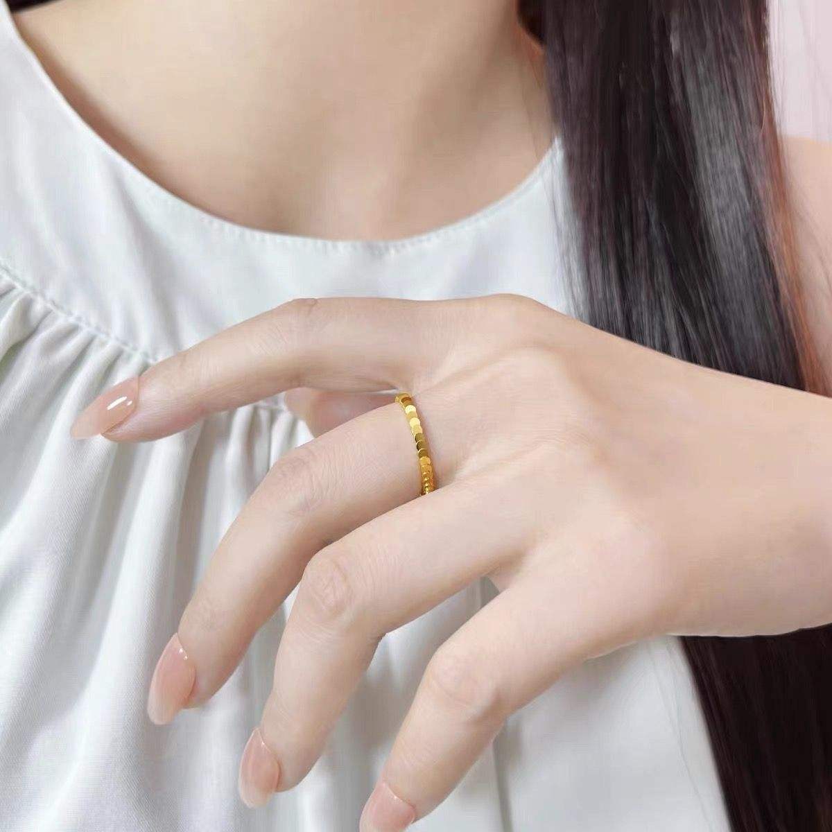 Minimal Fish Scale Ring - 18k Gold Plated