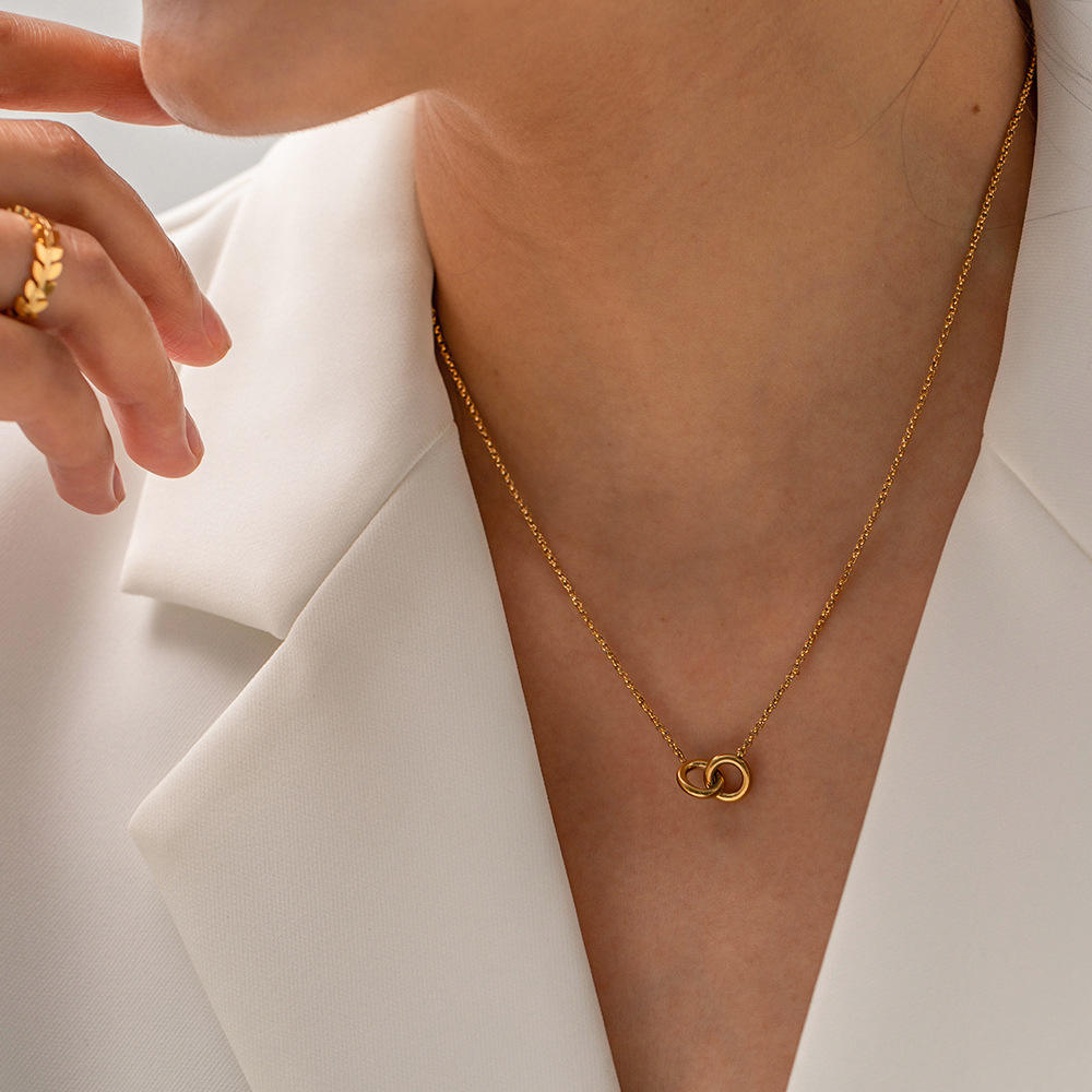 Interlocking Rings Pendant Necklace
