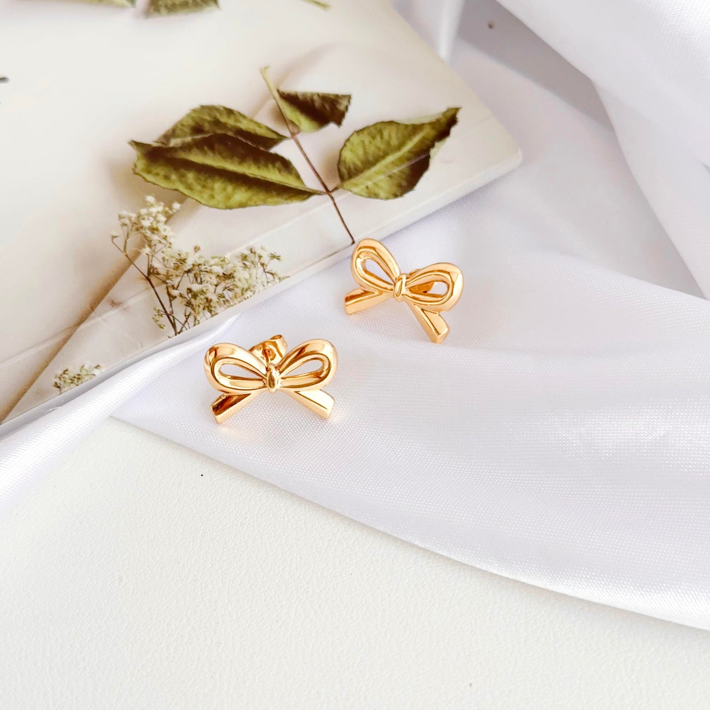 Bow knot Stud Earrings