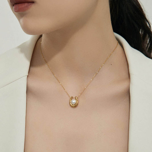 U Shape Pendant Necklace - 18k Gold Plated