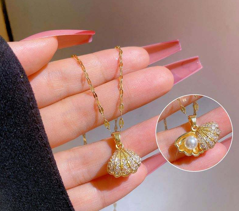 Shell Pearl Zircon Pendant Necklace - 18k Gold Plated