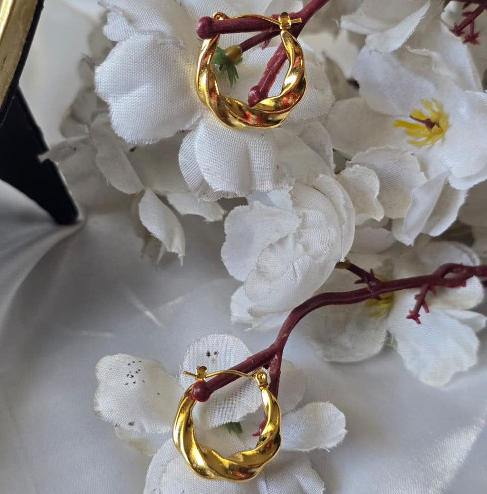 Twisted Gold Hoop Earrings - 18K Gold Plated